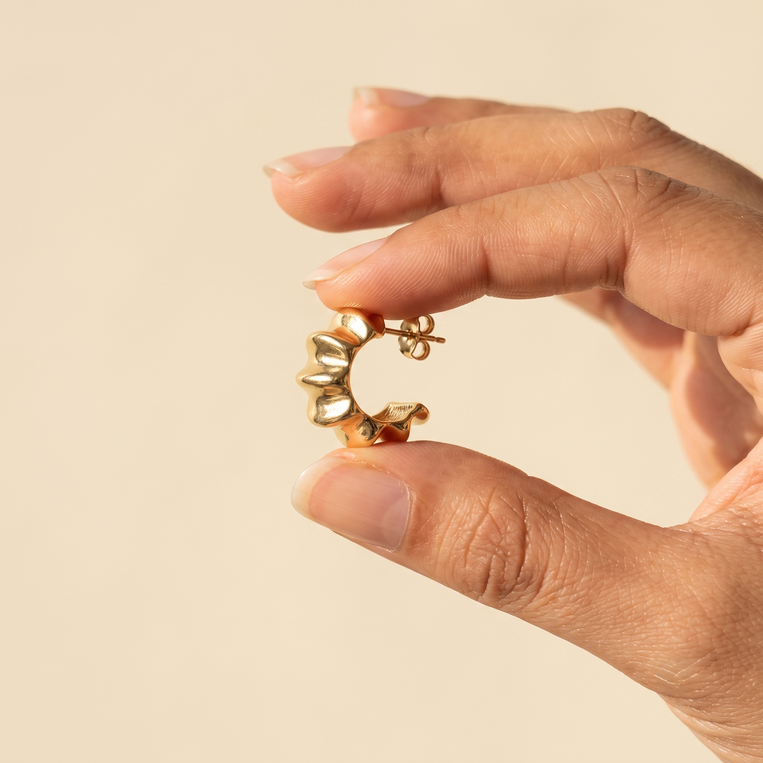 Luna Sculpted Gold Chunky Hoop Earrings – Anti-Tarnish | 18k  Gold Plated