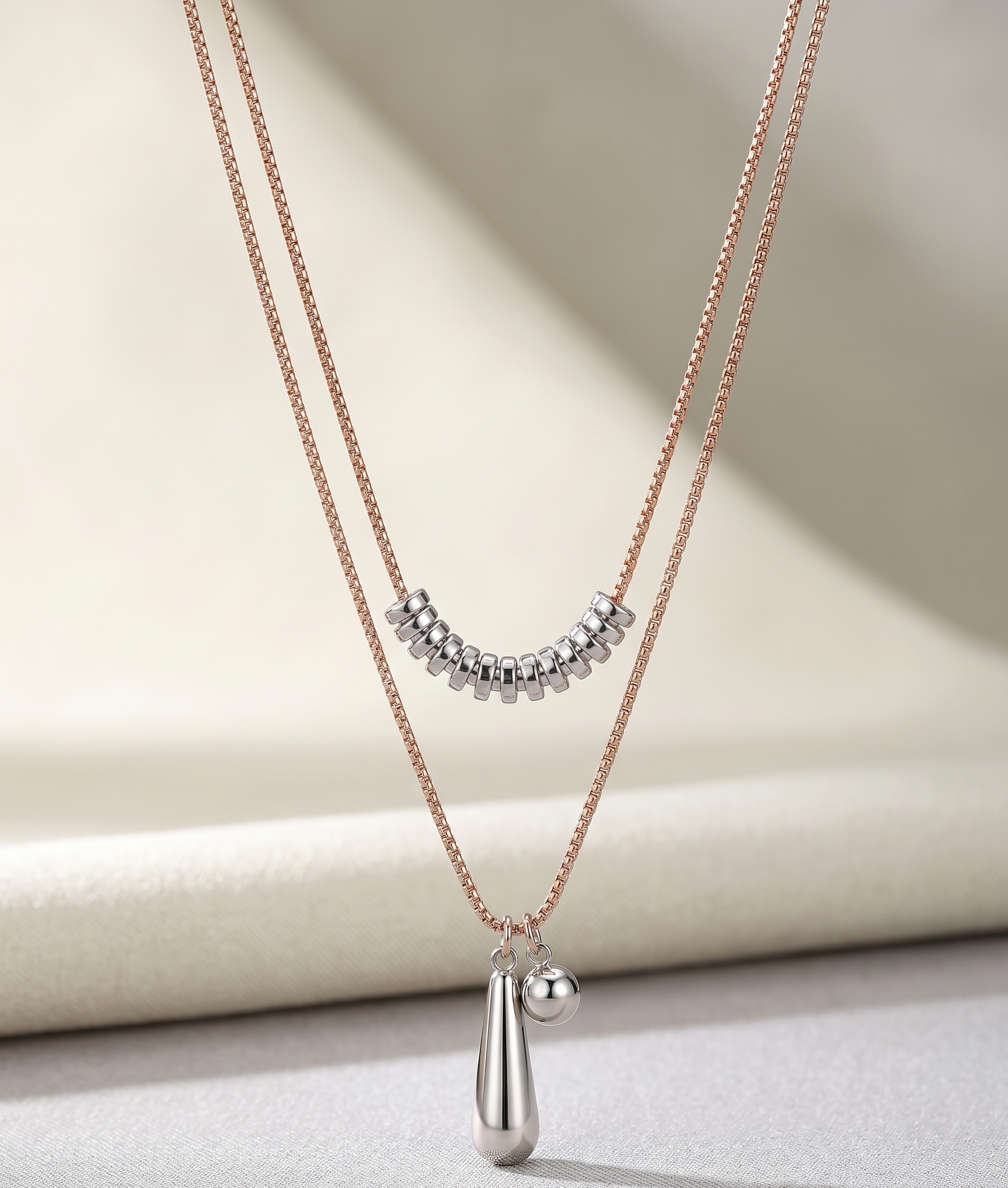 Rose gold Venetian chain from Prifine featuring silver-tone geometric pendants and intricate link design.