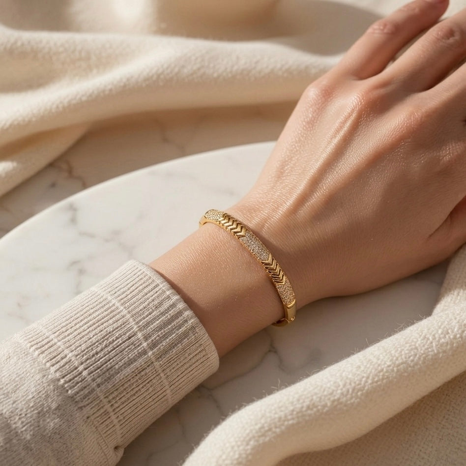 Elegant gold bracelet for women by Prifine featuring a minimal, luxurious design with sleek, polished finish.