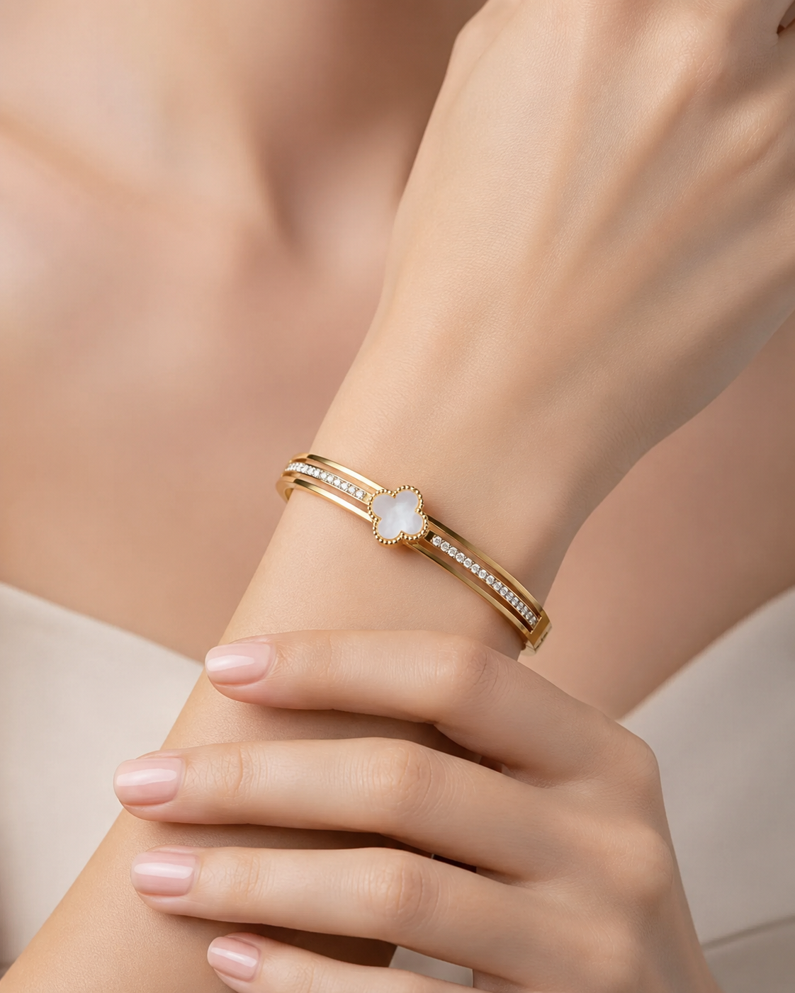 Luxury Gold-Plated Clover Bracelet with Crystal Accents | Elegant Women&