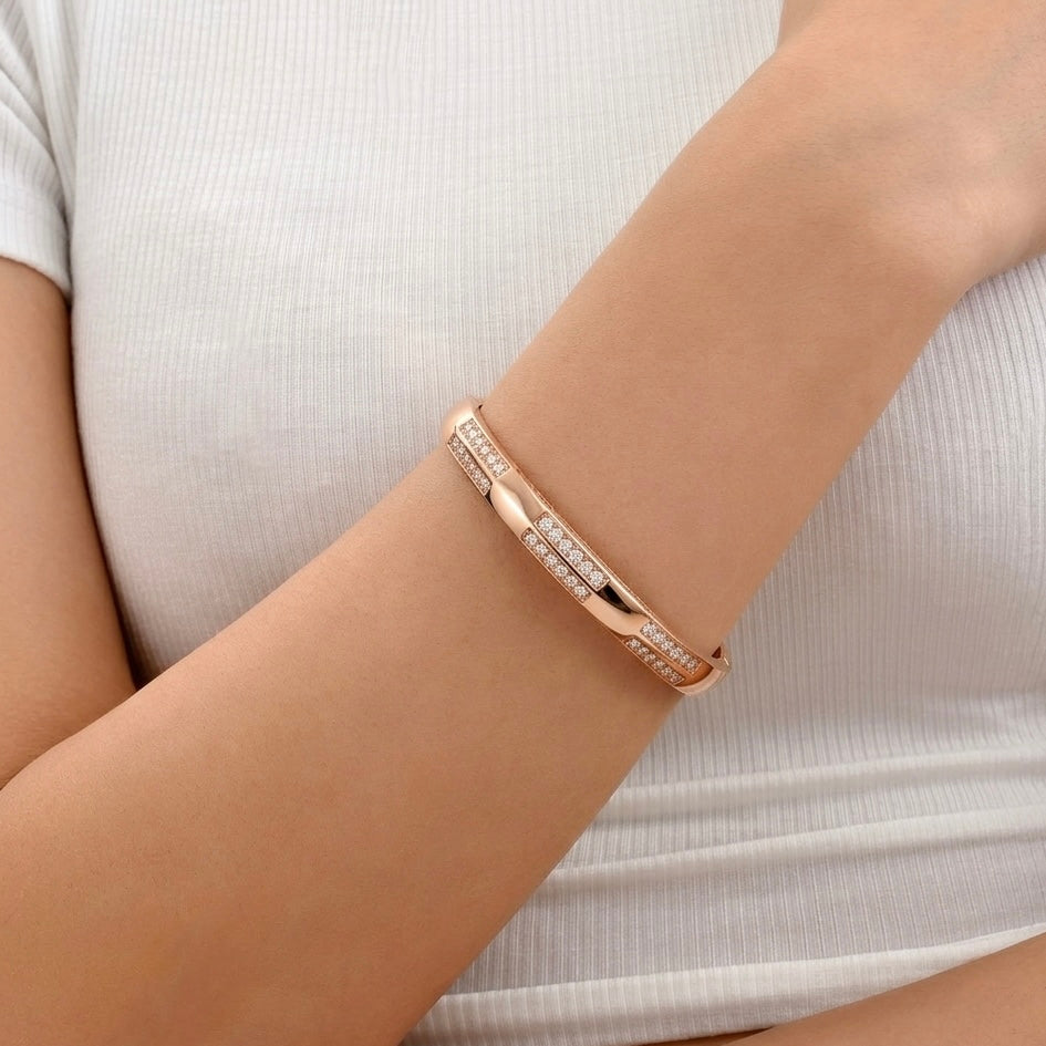 Prifine shimmering horizon bracelet in 18K gold plating, featuring a sleek, elegant design with a radiant finish.