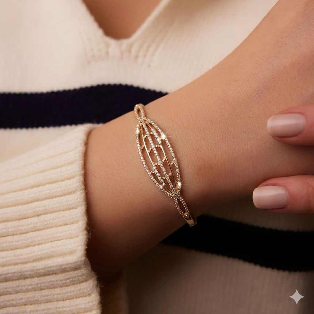 Prifine Lattice Marquise bracelet in 18K gold plating featuring a delicate chain and marquise-shaped lattice design.