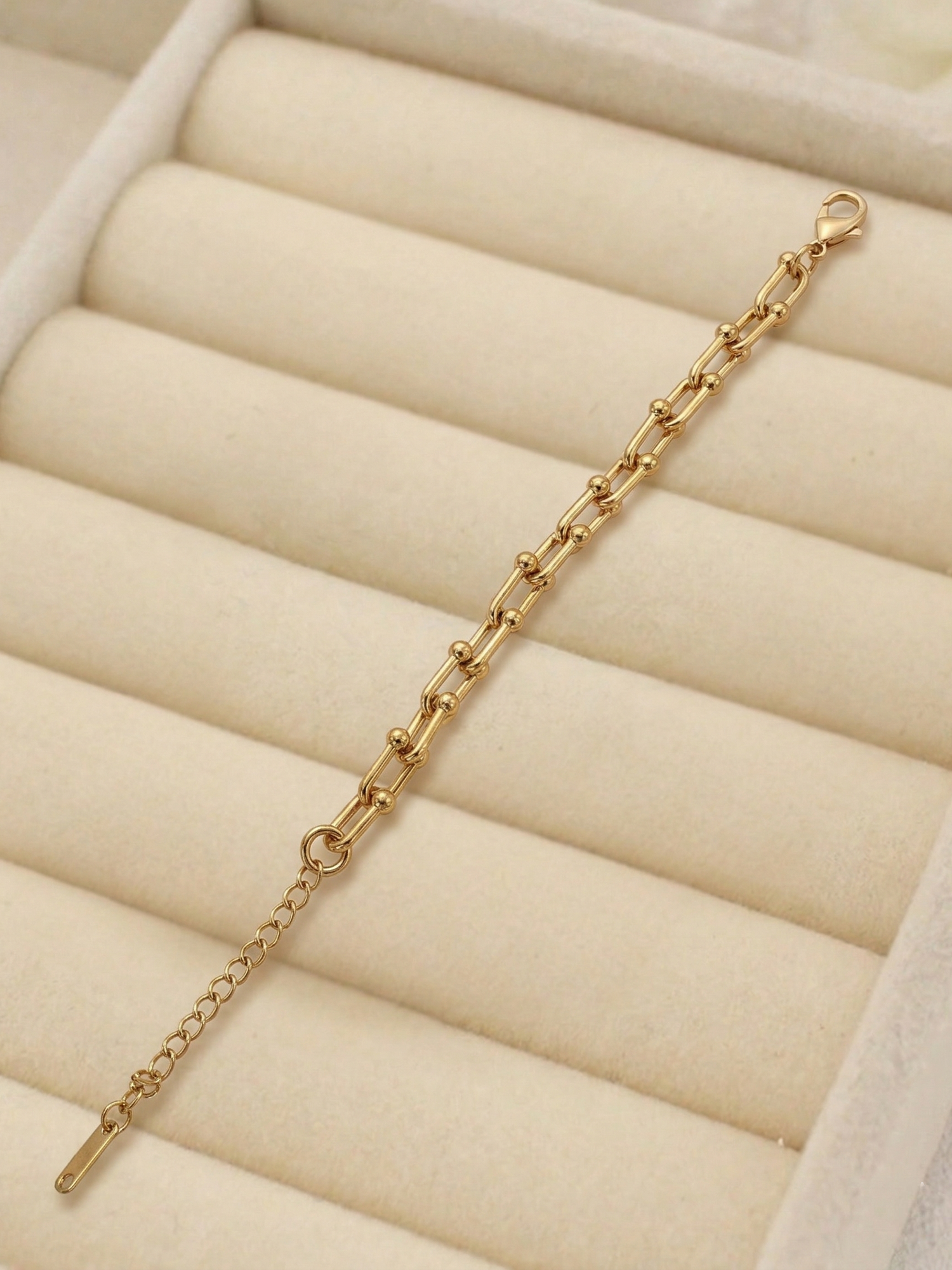 Prifine 18k gold plated boxed chain bracelet, close-up view showcasing its elegant linked design and shiny finish.