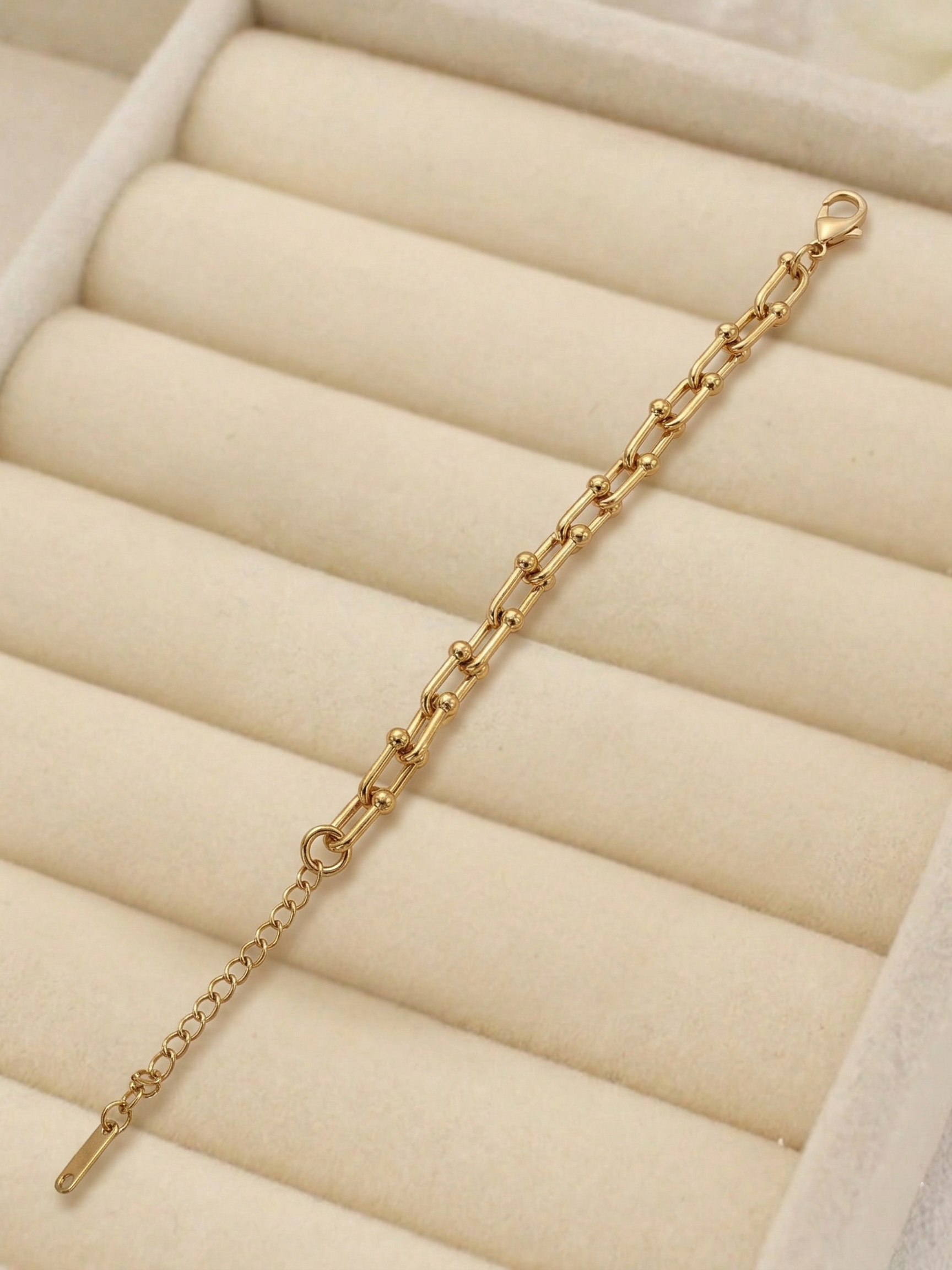 Prifine 18k gold plated boxed chain bracelet, close-up view showcasing its elegant linked design and shiny finish.