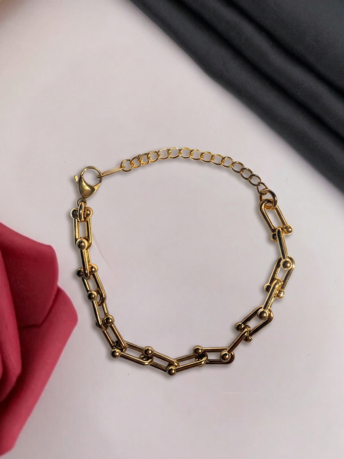 Prifine 18k gold plated boxed chain bracelet with sleek, interconnected links displayed against a neutral background.