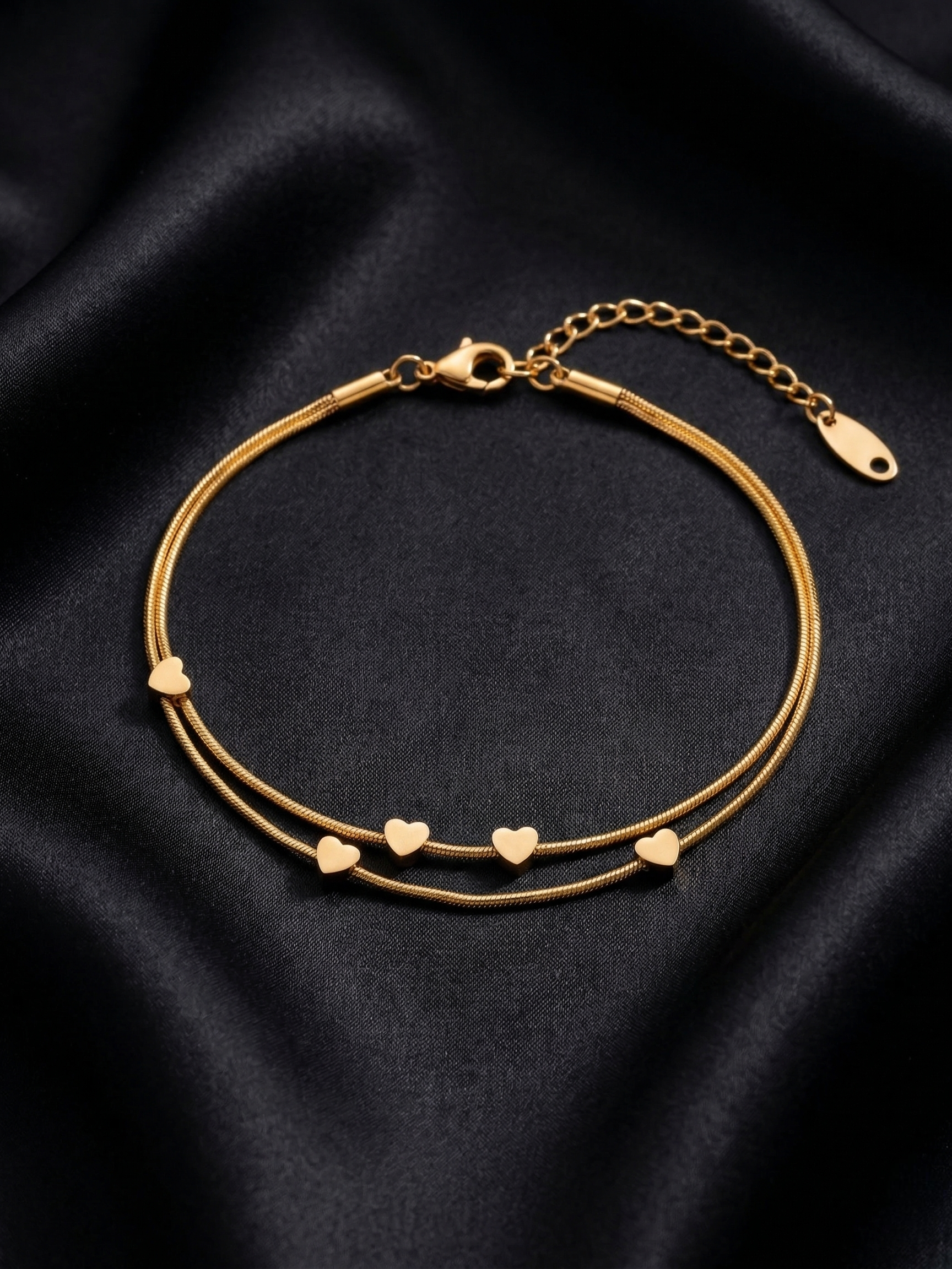 Prifine heart chain bracelet featuring delicate linked hearts in silver, stylish jewelry accessory, close-up of detailed design.